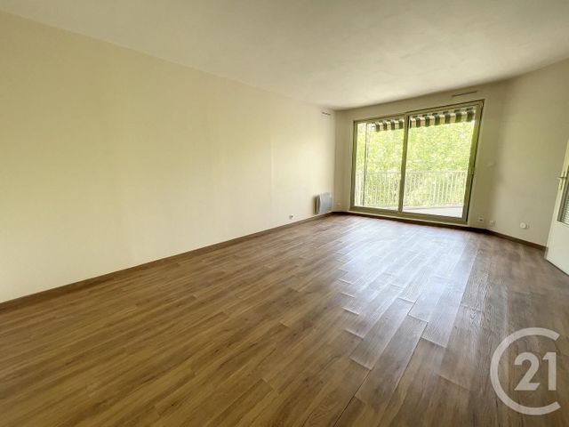 Appartement F3 à louer - 3 pièces - 77.0 m2 - REIMS - 51 - CHAMPAGNE-ARDENNE - Century 21 Martinot Immobilier