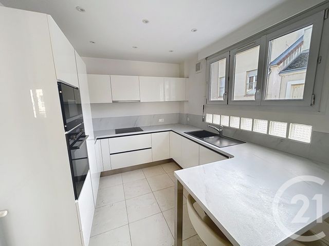 Appartement T5 à louer - 4 pièces - 106.0 m2 - REIMS - 51 - CHAMPAGNE-ARDENNE - Century 21 Martinot Immobilier