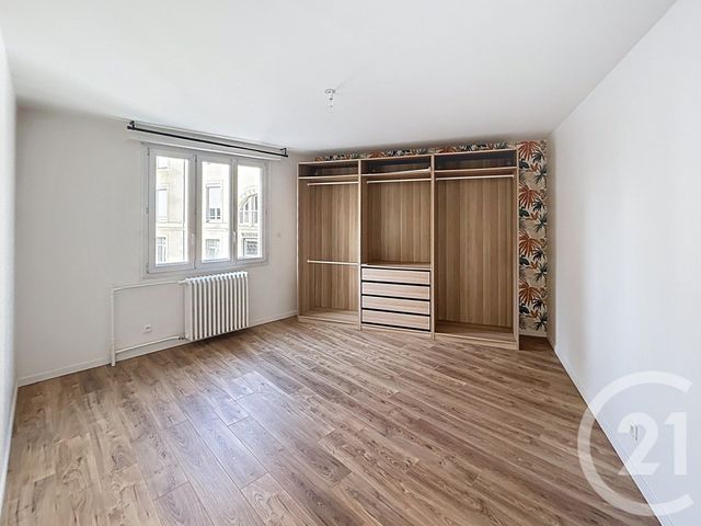 Appartement T5 à louer - 4 pièces - 106.0 m2 - REIMS - 51 - CHAMPAGNE-ARDENNE - Century 21 Martinot Immobilier