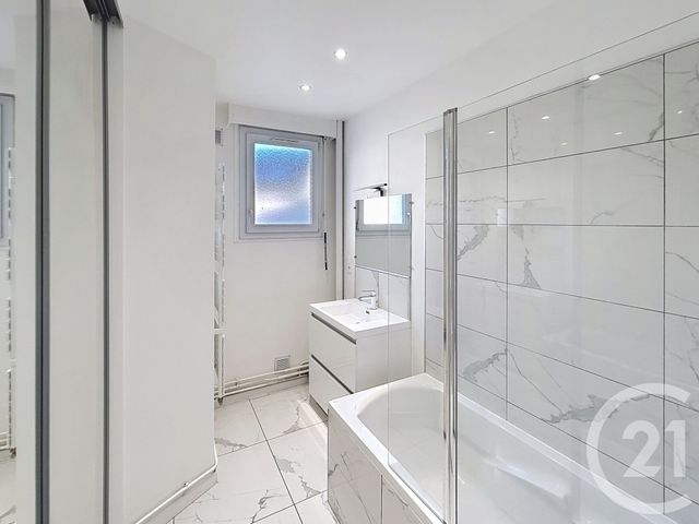 Appartement T5 à louer - 4 pièces - 106.0 m2 - REIMS - 51 - CHAMPAGNE-ARDENNE - Century 21 Martinot Immobilier