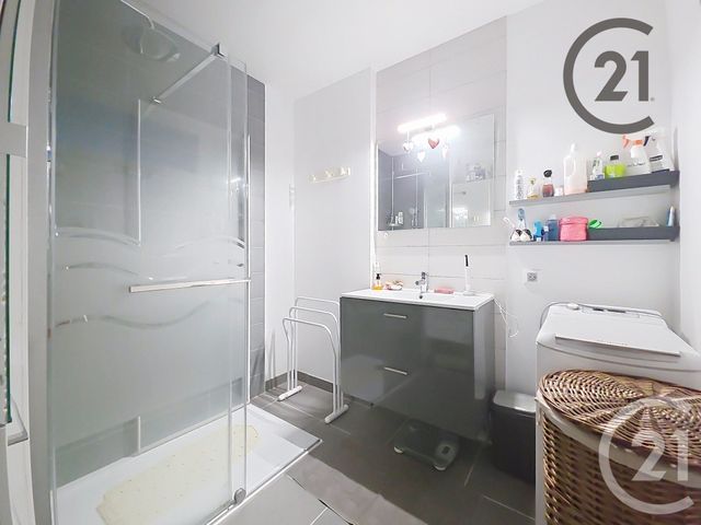 Appartement T3 à vendre - 3 pièces - 66.68 m2 - REIMS - 51 - CHAMPAGNE-ARDENNE - Century 21 Martinot Immobilier