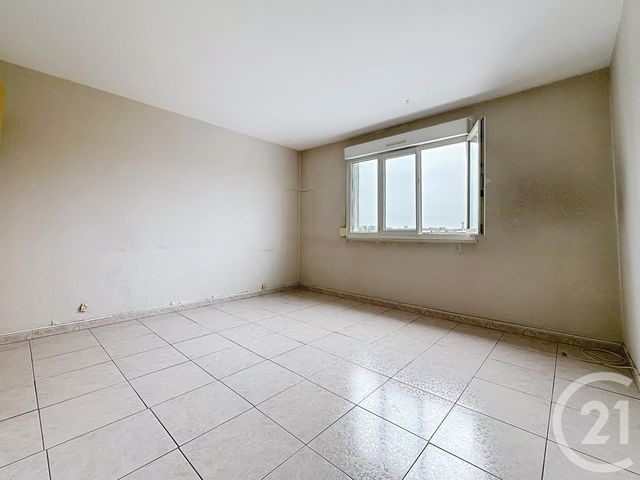 Appartement T4 à vendre - 4 pièces - 76.48 m2 - REIMS - 51 - CHAMPAGNE-ARDENNE - Century 21 Martinot Immobilier