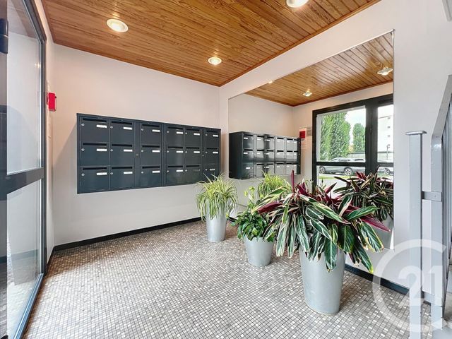 Appartement T4 à vendre - 4 pièces - 76.48 m2 - REIMS - 51 - CHAMPAGNE-ARDENNE - Century 21 Martinot Immobilier