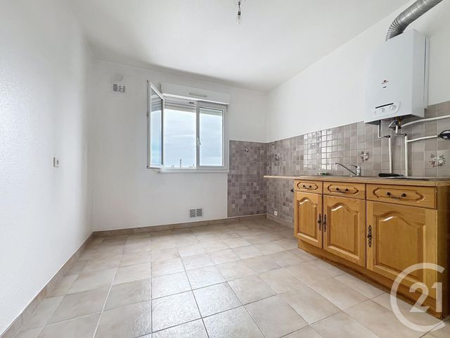 Appartement T4 à vendre - 4 pièces - 76.48 m2 - REIMS - 51 - CHAMPAGNE-ARDENNE - Century 21 Martinot Immobilier