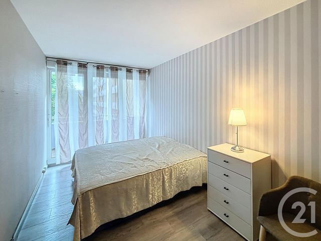 Afficher la photo en grand Appartement T3 à louer - 3 pièces - 71.0 m2 - REIMS - 51 - CHAMPAGNE-ARDENNE - Century 21 Martinot Immobilier