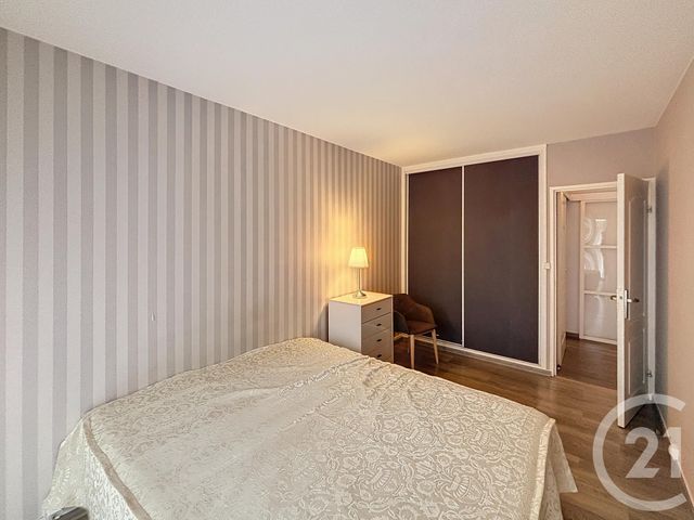 Afficher la photo en grand Appartement T3 à louer - 3 pièces - 71.0 m2 - REIMS - 51 - CHAMPAGNE-ARDENNE - Century 21 Martinot Immobilier