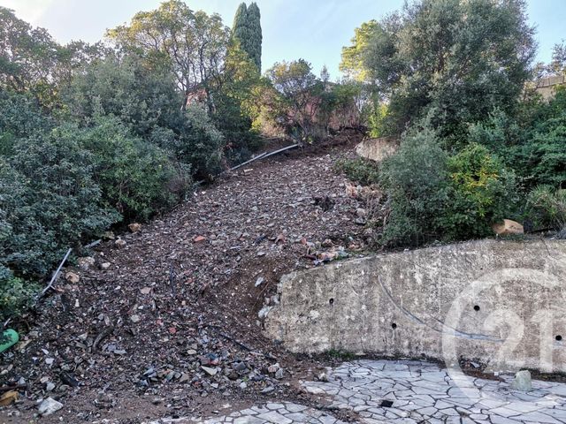 Afficher la photo en grand terrain à vendre - 1913.0 m2 - ROQUEBRUNE SUR ARGENS - 83 - PROVENCE-ALPES-COTE-D-AZUR - Century 21 Martinot Immobilier