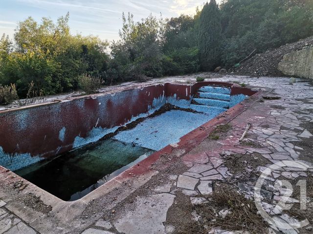 Afficher la photo en grand terrain à vendre - 1913.0 m2 - ROQUEBRUNE SUR ARGENS - 83 - PROVENCE-ALPES-COTE-D-AZUR - Century 21 Martinot Immobilier