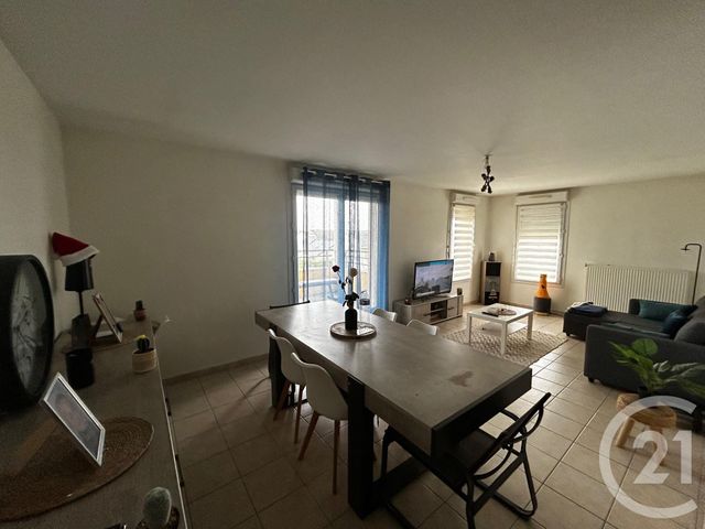 Appartement T3 à louer - 3 pièces - 84.0 m2 - BETHENY - 51 - CHAMPAGNE-ARDENNE - Century 21 Martinot Immobilier