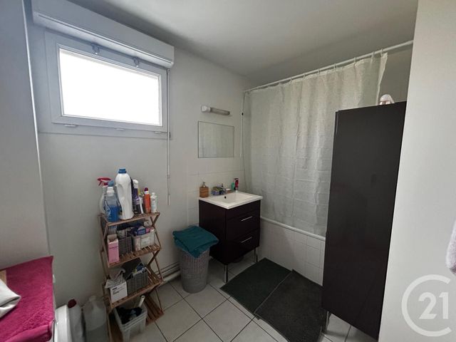 Appartement T3 à louer - 3 pièces - 84.0 m2 - BETHENY - 51 - CHAMPAGNE-ARDENNE - Century 21 Martinot Immobilier