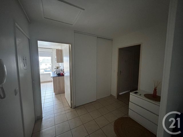 Appartement T3 à louer - 3 pièces - 84.0 m2 - BETHENY - 51 - CHAMPAGNE-ARDENNE - Century 21 Martinot Immobilier