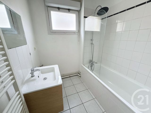 Appartement F4 à louer - 4 pièces - 87.09 m2 - BETHENY - 51 - CHAMPAGNE-ARDENNE - Century 21 Martinot Immobilier