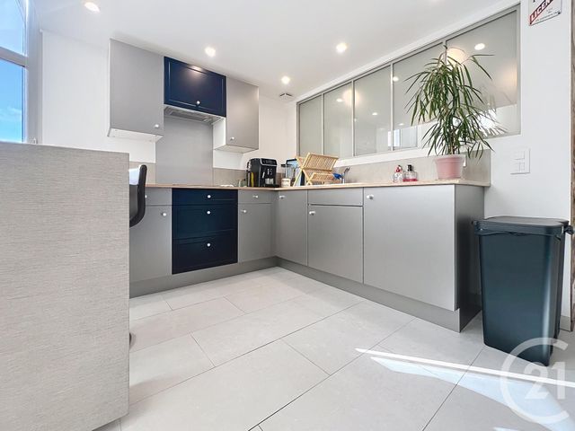 Appartement T2 à vendre - 2 pièces - 63.07 m2 - REIMS - 51 - CHAMPAGNE-ARDENNE - Century 21 Martinot Immobilier