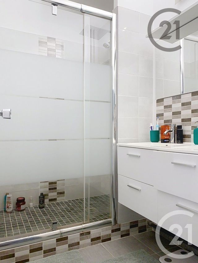 Appartement F3 à vendre - 3 pièces - 62.24 m2 - REIMS - 51 - CHAMPAGNE-ARDENNE - Century 21 Martinot Immobilier