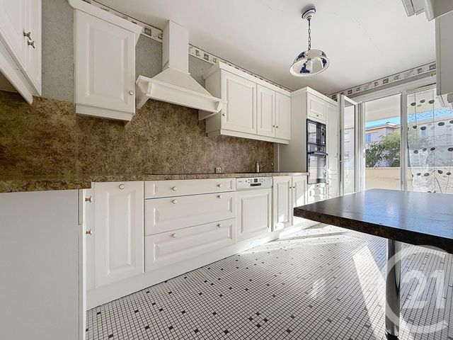 Appartement T5 à vendre - 5 pièces - 94.71 m2 - REIMS - 51 - CHAMPAGNE-ARDENNE - Century 21 Martinot Immobilier