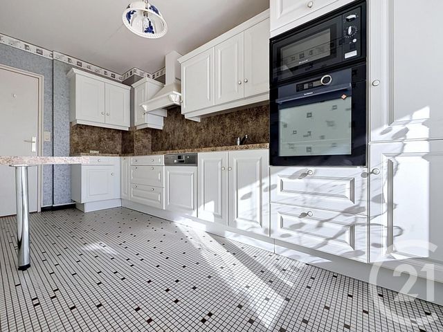 Appartement T5 à vendre - 5 pièces - 94.71 m2 - REIMS - 51 - CHAMPAGNE-ARDENNE - Century 21 Martinot Immobilier