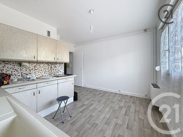 Afficher la photo en grand Appartement T2 à vendre - 2 pièces - 59.54 m2 - REIMS - 51 - CHAMPAGNE-ARDENNE - Century 21 Martinot Immobilier