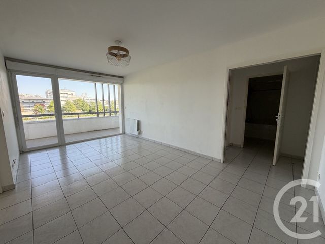 Appartement F2 à louer - 2 pièces - 59.52 m2 - REIMS - 51 - CHAMPAGNE-ARDENNE - Century 21 Martinot Immobilier