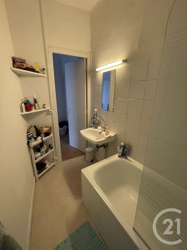 Appartement F2 à louer - 2 pièces - 45.0 m2 - REIMS - 51 - CHAMPAGNE-ARDENNE - Century 21 Martinot Immobilier