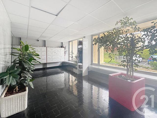 Appartement T2 à vendre - 2 pièces - 52.41 m2 - TINQUEUX - 51 - CHAMPAGNE-ARDENNE - Century 21 Martinot Immobilier