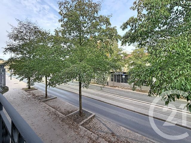 Appartement T3 à vendre - 3 pièces - 56.83 m2 - REIMS - 51 - CHAMPAGNE-ARDENNE - Century 21 Martinot Immobilier