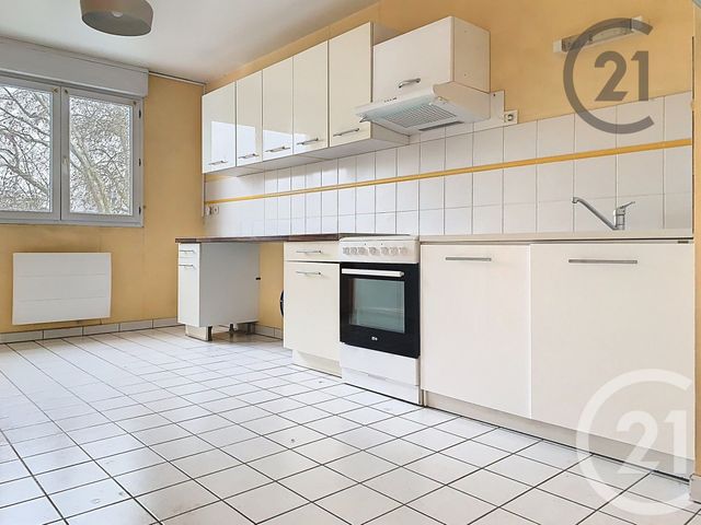 Appartement T4 à vendre - 4 pièces - 88.0 m2 - REIMS - 51 - CHAMPAGNE-ARDENNE - Century 21 Martinot Immobilier
