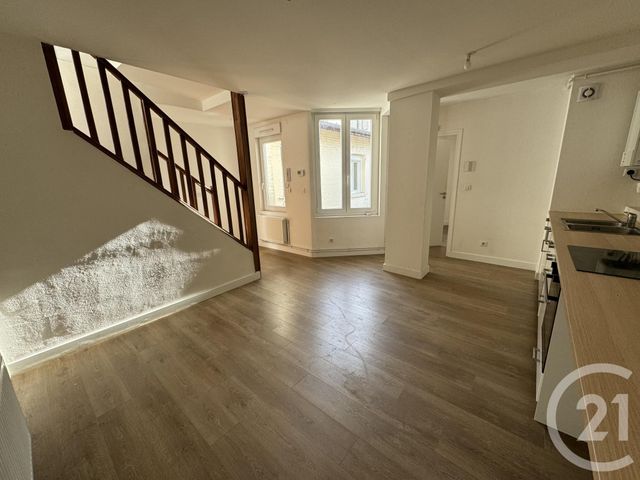 Appartement F2 à louer - 2 pièces - 62.7 m2 - REIMS - 51 - CHAMPAGNE-ARDENNE - Century 21 Martinot Immobilier