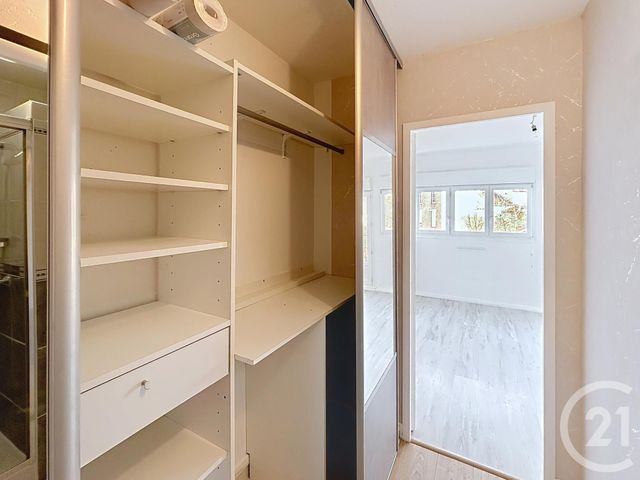 Appartement T2 à louer - 2 pièces - 48.0 m2 - REIMS - 51 - CHAMPAGNE-ARDENNE - Century 21 Martinot Immobilier