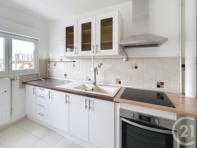 Appartement T2 à louer - 2 pièces - 48.0 m2 - REIMS - 51 - CHAMPAGNE-ARDENNE - Century 21 Martinot Immobilier