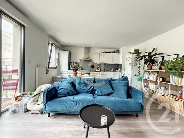Appartement T3 à louer - 3 pièces - 66.56 m2 - REIMS - 51 - CHAMPAGNE-ARDENNE - Century 21 Martinot Immobilier