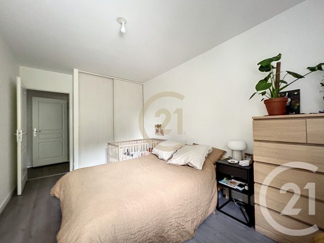 Appartement T3 à louer - 3 pièces - 66.56 m2 - REIMS - 51 - CHAMPAGNE-ARDENNE - Century 21 Martinot Immobilier