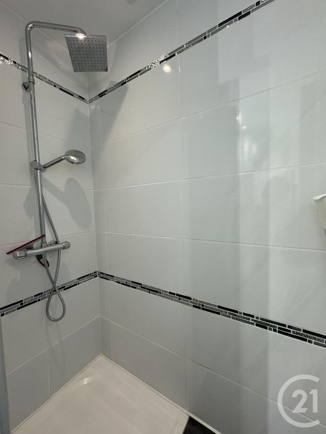 Appartement F1 à louer - 1 pièce - 18.0 m2 - REIMS - 51 - CHAMPAGNE-ARDENNE - Century 21 Martinot Immobilier