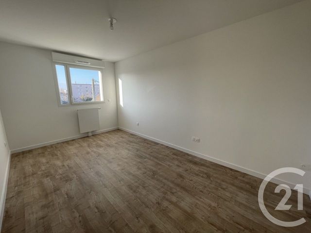 Appartement T3 à louer - 3 pièces - 66.6 m2 - REIMS - 51 - CHAMPAGNE-ARDENNE - Century 21 Martinot Immobilier