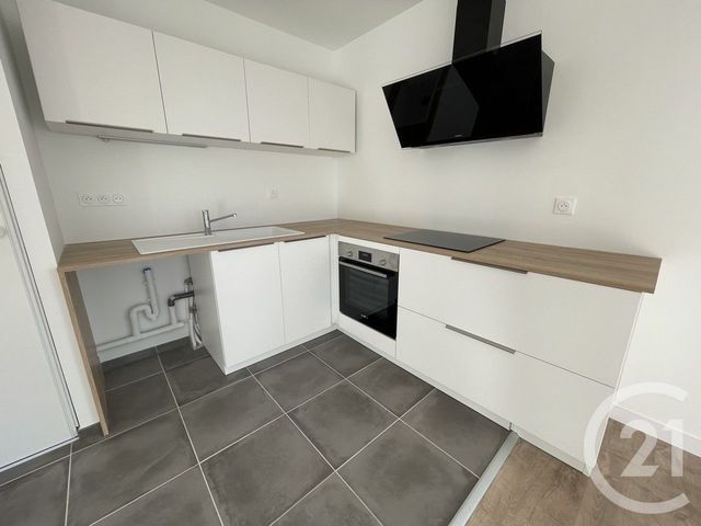 Appartement T3 à louer - 3 pièces - 66.6 m2 - REIMS - 51 - CHAMPAGNE-ARDENNE - Century 21 Martinot Immobilier