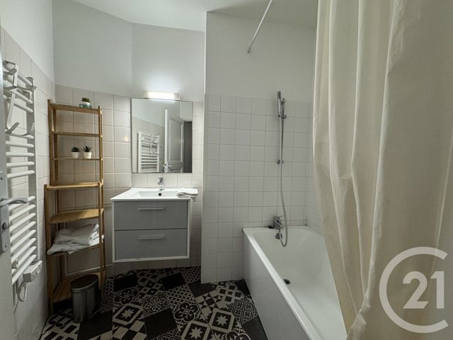 Appartement F4 à louer - 4 pièces - 79.21 m2 - REIMS - 51 - CHAMPAGNE-ARDENNE - Century 21 Martinot Immobilier