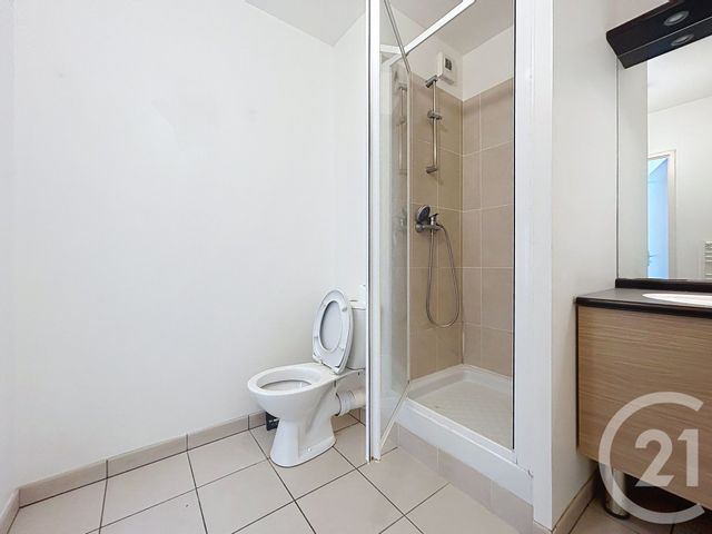 Appartement T2 à louer - 2 pièces - 41.0 m2 - REIMS - 51 - CHAMPAGNE-ARDENNE - Century 21 Martinot Immobilier