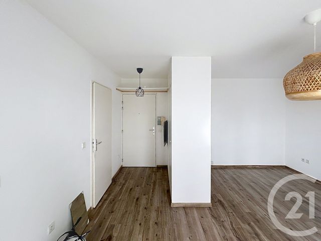 Appartement T2 à louer - 2 pièces - 41.0 m2 - REIMS - 51 - CHAMPAGNE-ARDENNE - Century 21 Martinot Immobilier