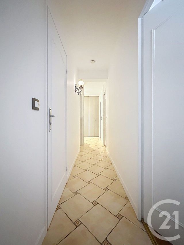 Appartement F4 à vendre - 4 pièces - 76.85 m2 - REIMS - 51 - CHAMPAGNE-ARDENNE - Century 21 Martinot Immobilier