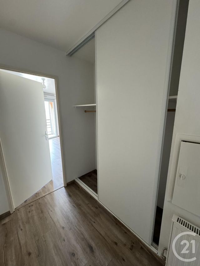 Appartement F2 à louer - 2 pièces - 42.0 m2 - REIMS - 51 - CHAMPAGNE-ARDENNE - Century 21 Martinot Immobilier