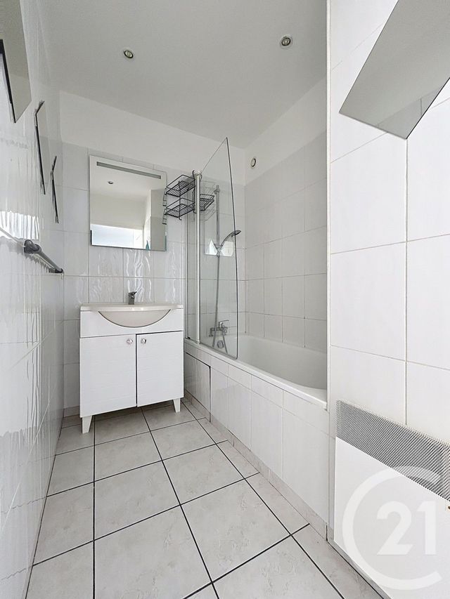 Appartement à vendre - 3 pièces - 64.0 m2 - REIMS - 51 - CHAMPAGNE-ARDENNE - Century 21 Martinot Immobilier