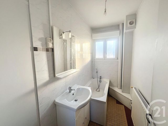 Appartement à louer - 3 pièces - 57.0 m2 - REIMS - 51 - CHAMPAGNE-ARDENNE - Century 21 Martinot Immobilier