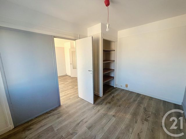 Appartement à louer - 3 pièces - 57.0 m2 - REIMS - 51 - CHAMPAGNE-ARDENNE - Century 21 Martinot Immobilier