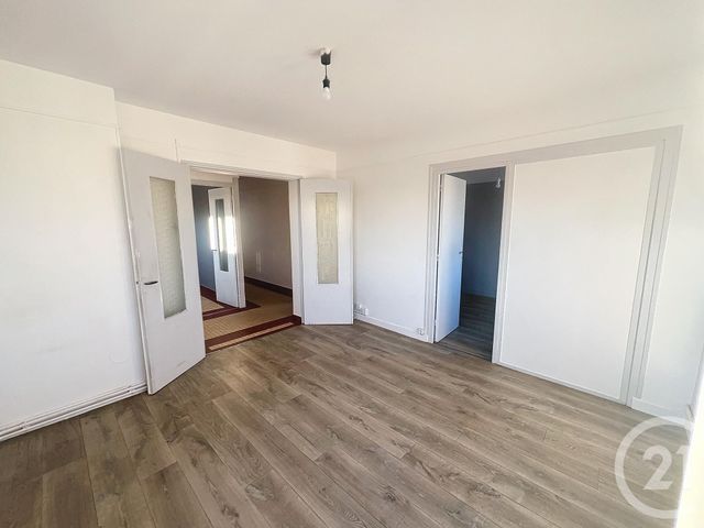 Appartement à louer - 3 pièces - 57.0 m2 - REIMS - 51 - CHAMPAGNE-ARDENNE - Century 21 Martinot Immobilier