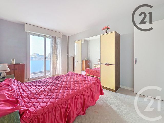 Appartement F5 à vendre - 5 pièces - 121.2 m2 - REIMS - 51 - CHAMPAGNE-ARDENNE - Century 21 Martinot Immobilier