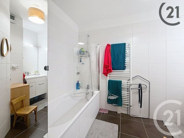 Appartement T3 à louer - 3 pièces - 74.0 m2 - REIMS - 51 - CHAMPAGNE-ARDENNE - Century 21 Martinot Immobilier