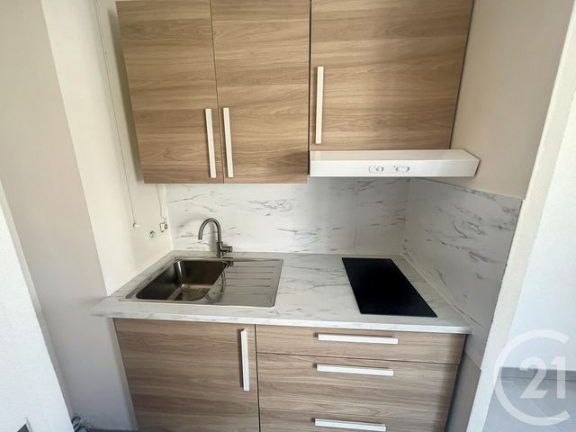 Appartement F1 à louer - 1 pièce - 27.49 m2 - REIMS - 51 - CHAMPAGNE-ARDENNE - Century 21 Martinot Immobilier