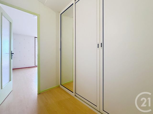 Appartement T2 à vendre - 2 pièces - 52.41 m2 - TINQUEUX - 51 - CHAMPAGNE-ARDENNE - Century 21 Martinot Immobilier