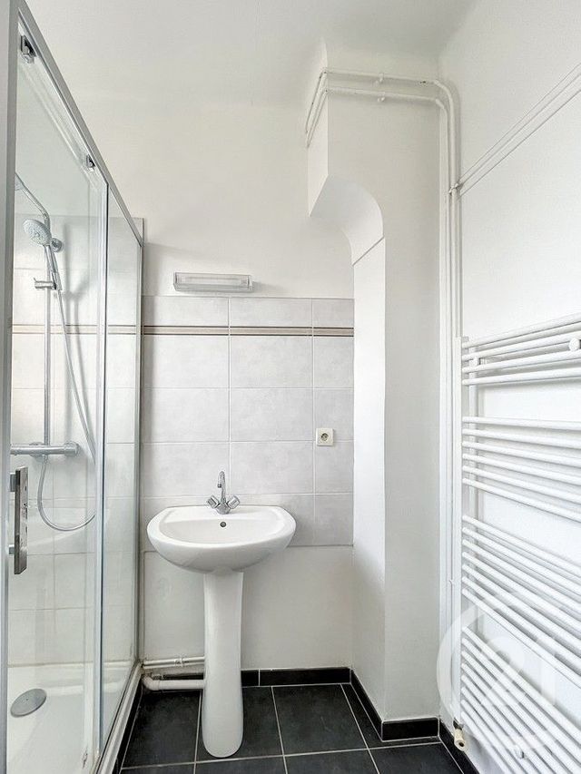 Appartement T3 à louer - 3 pièces - 57.4 m2 - REIMS - 51 - CHAMPAGNE-ARDENNE - Century 21 Martinot Immobilier