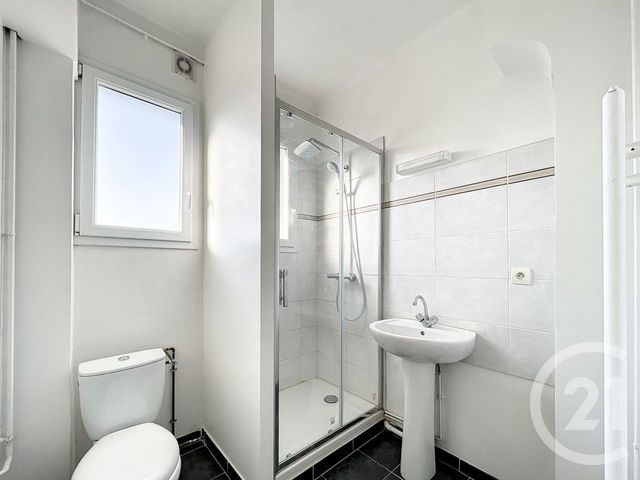 Appartement T3 à louer - 3 pièces - 57.4 m2 - REIMS - 51 - CHAMPAGNE-ARDENNE - Century 21 Martinot Immobilier