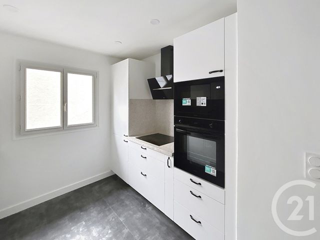 Appartement T4 à louer - 4 pièces - 81.13 m2 - REIMS - 51 - CHAMPAGNE-ARDENNE - Century 21 Martinot Immobilier